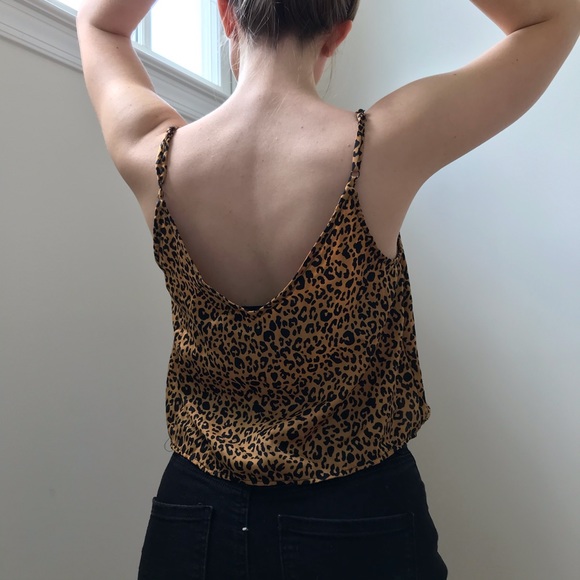 Leopard-print crop top! - Picture 3 of 5